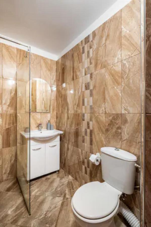 Guest House Geranium ارباناسي المظهر الخارجي الصورة